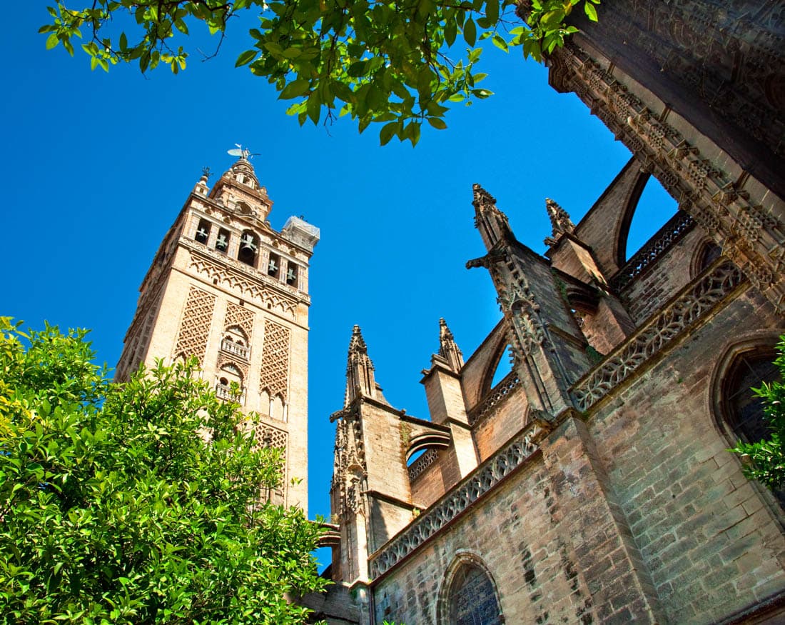 La cathédrale de Séville et la Giralda, plus grande cathédrale gothique du monde